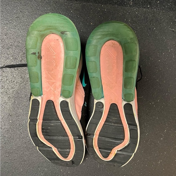 Have a Nike Day Airmax 270’s - Picture 3 of 4